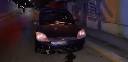 Choca contra poste en Monclova