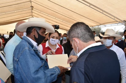 Sin agua 65 familias del ejido San Isidro de Castaños