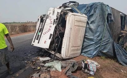 Mueren 9 futbolistas en trágico accidente