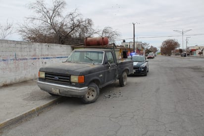 Choca a vehículo estático en Monclova