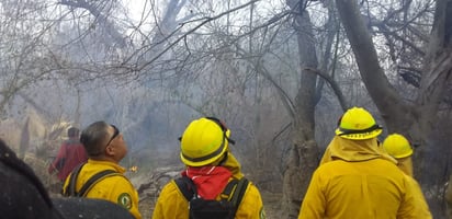 No tenían agua para apagar el incendio de pastizales en el ejido en Nadadores