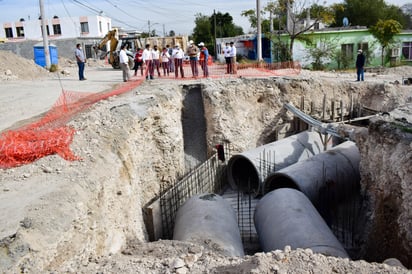 Verifican avance de la  obra del drenaje pluvial