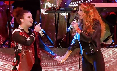 Lucero lanza cover junto a su hija 