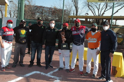 Inauguraron liga de softbol del Country