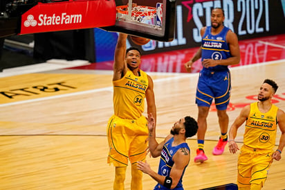 Antetokounmpo, como MVP, y Curry, líder, dan triunfo al Team LeBron