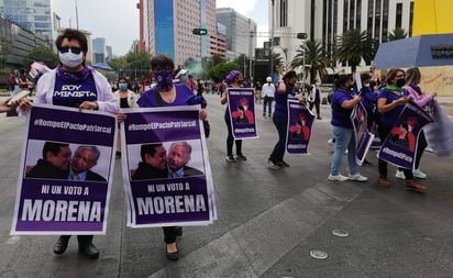 'Presidente, rompa el pacto', exigen mujeres a AMLO en marcha del 8M