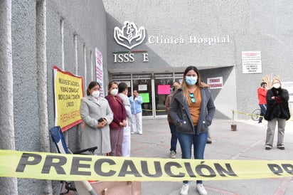 Calla directora del ISSSTE ante el plantón de sus trabajadores