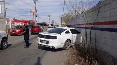 Choca Mustang contra barda en Monclova 