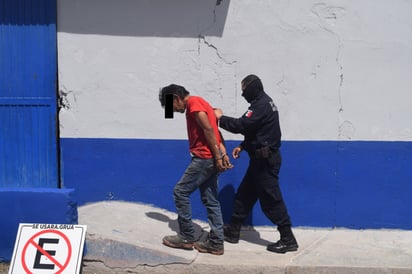 Agrede a policías de Monclova