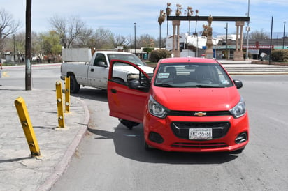 Invade carril y causa accidente en Monclova