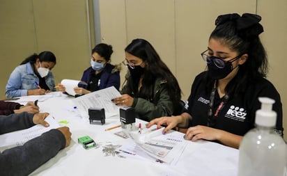 Van cinco mujeres por gubernatura de Zacatecas