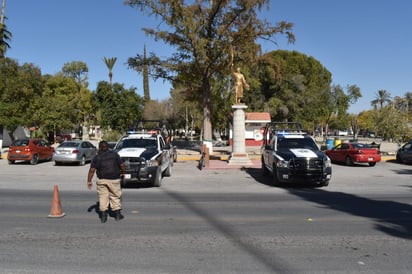 Nadadores con sólo 8 policías  municipales