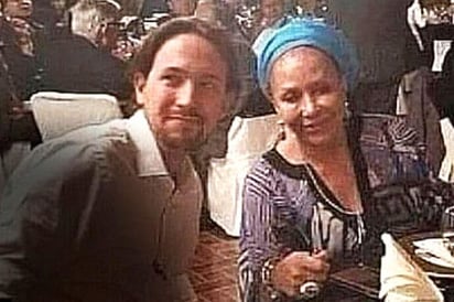 La mujer con la que posa Iglesias en una foto no es una narcotraficante