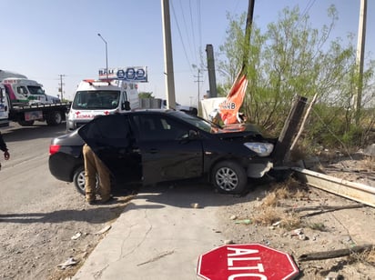 Fuerte accidente en el Muro Azul de Monclova 