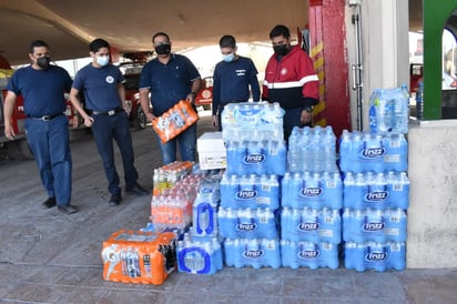 Acopian en bomberos apoyo para brigadistas