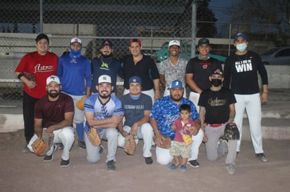 Saucedos ganan el duelo softbolero