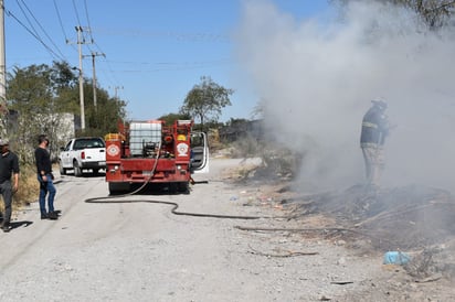 Incendian carrizales en Monclova