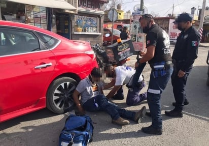 Se fractura pierna al derrapar y caer de su moto en bulevar San José de Monclova