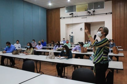 UAdeC en Monclova capacita a su personal para laborar con austeridad