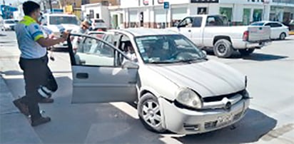 Ignora alto y provoca percance en Monclova