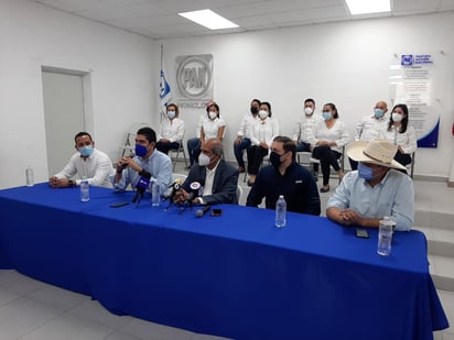 Se registra Mario Dávila como candidato a la alcaldía de Monclova