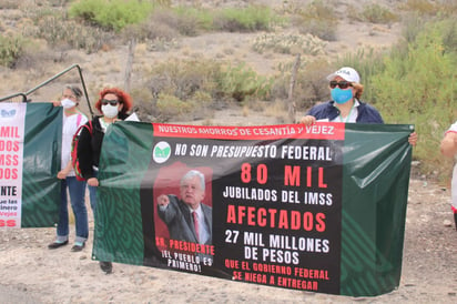 Jubilados piden a AMLO recuperación de pensiones 