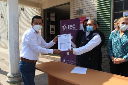 Se registra independiente ante el IEC en busca de la alcaldía 