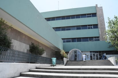 Clausuran piso dos del IMSS en Monclova 