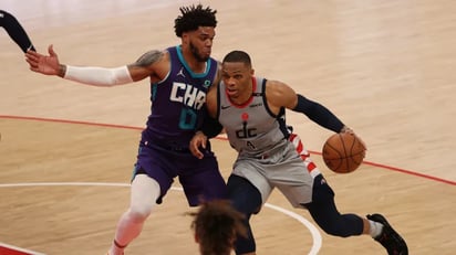 Wizards cayeron ante los Hornets