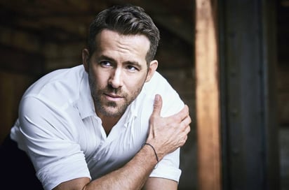 Ryan Reynols: Se vacuna contra COVID-19 y 'recibe' 5G