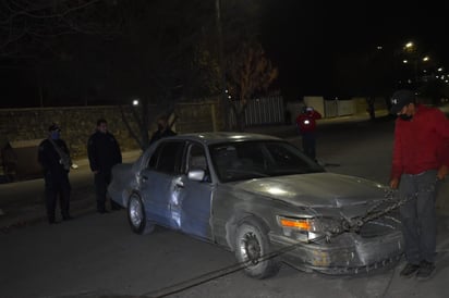 Ebrio al volante causa destrozos en el Fraccionamiento Monclova