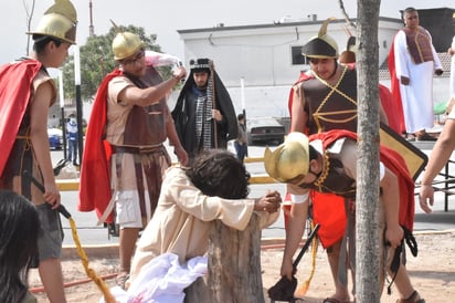 Se vive viacrucis virtual en la loma de la Bartola en Monclova