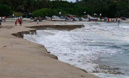 En Puerto Escondido vacacionan como si la pandemia no existiera