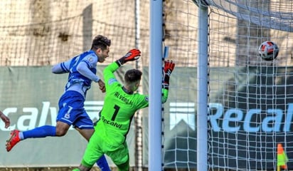 El venezolano Miku da la victoria al Deportivo de penalti