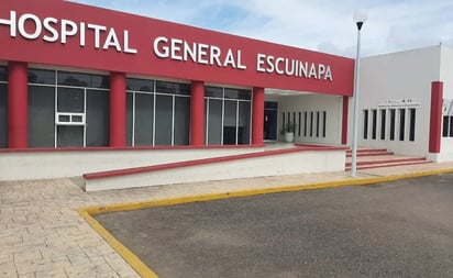 Subdirector médico vacuna contra Covid a su familia en Sinaloa