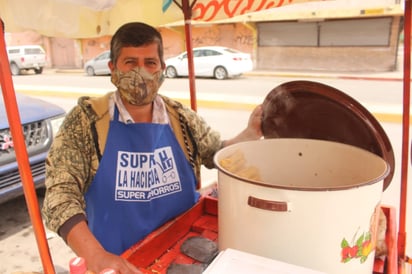 El taquero: el amigo de todos, ¡Sí hay, de papa y carne!