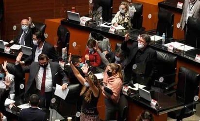 153 diputados renuncian a 'apoyo legislativo' sólo dos meses y medio