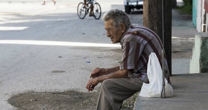 Buscará SSa a ‘abuelitos’ en abandono para vacuna