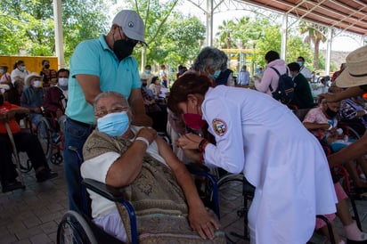 'Nuestra familia nos convenció de vacunarnos'