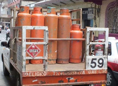 Acude PC al llamado  de 6 fugas de gas LP por el intenso calor en Frontera