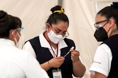 Congreso de Coahuila urge a vacunar a médicos y dentistas privados contra el COVID-19: El punto de acuerdo se aprobó por mayoría, con el voto en contra de los diputados de Morena