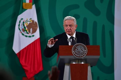 AMLO: Pese a veda electoral, presume apoyos sociales