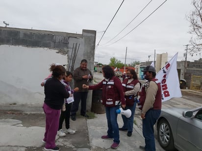 Atiende candidata de MORENA quejas de basureros clandestinos en Monclova