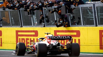 Verstappen gana el GP de Emilia-Romagna; 'Checo' finalizó 12