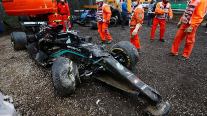 Bottas y Russell dan su versión sobre el accidente