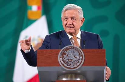 INE emite medida cautelar contra AMLO por propaganda