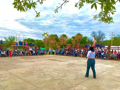 Conocen productores propuestas de Yajaira