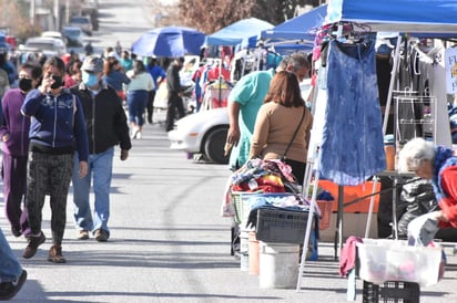 Desempleados de Monclova se refugian en el comercio informal