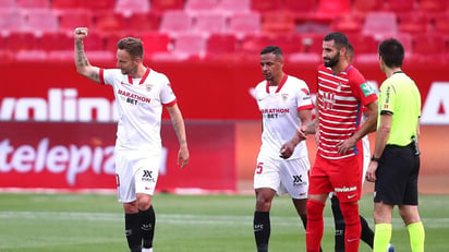 El Sevilla no se rinde en la pelea por el título