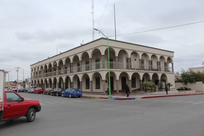 Causarán baja 20 empleados de presidencia cada 15 días en Frontera